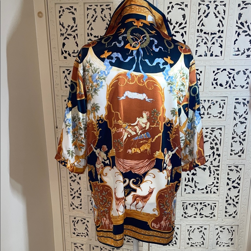 GIANNA Woman button-Up Shirt in black , rust  & White

Versace